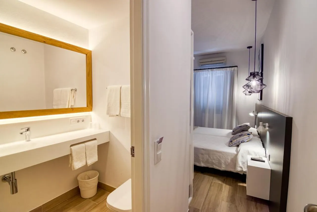 Pensión Hostal La Isla Maó  España