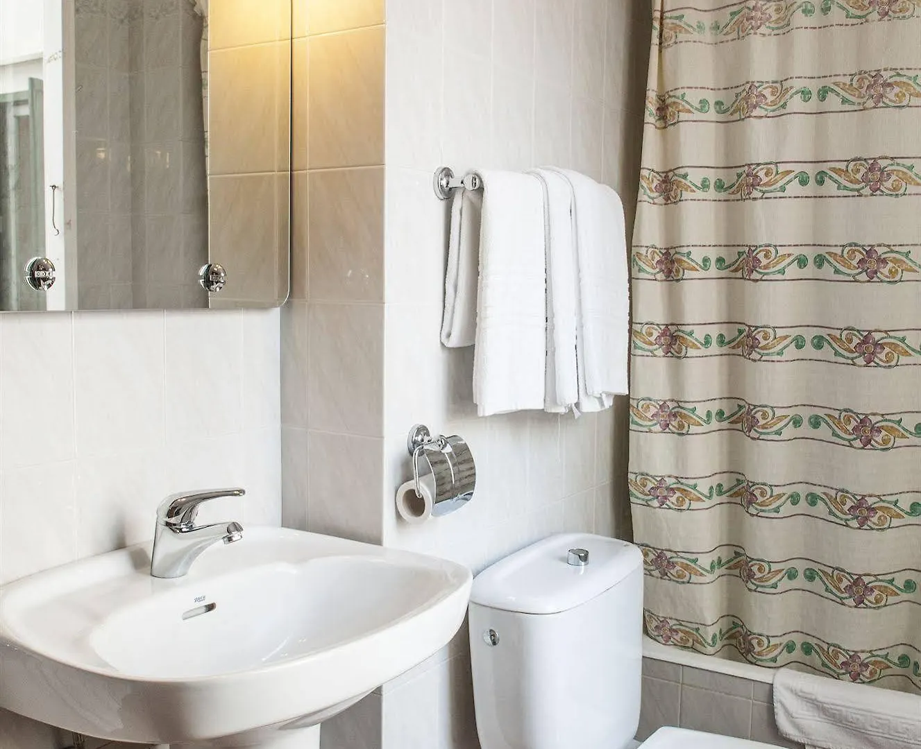 Hostal La Isla Maó  0*, Maó (Mahón)