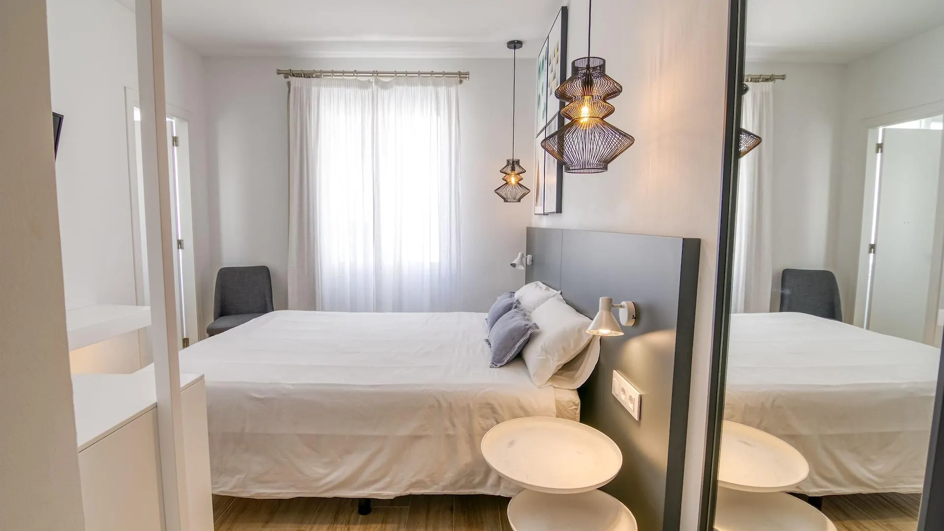 Pensión Hostal La Isla Maó