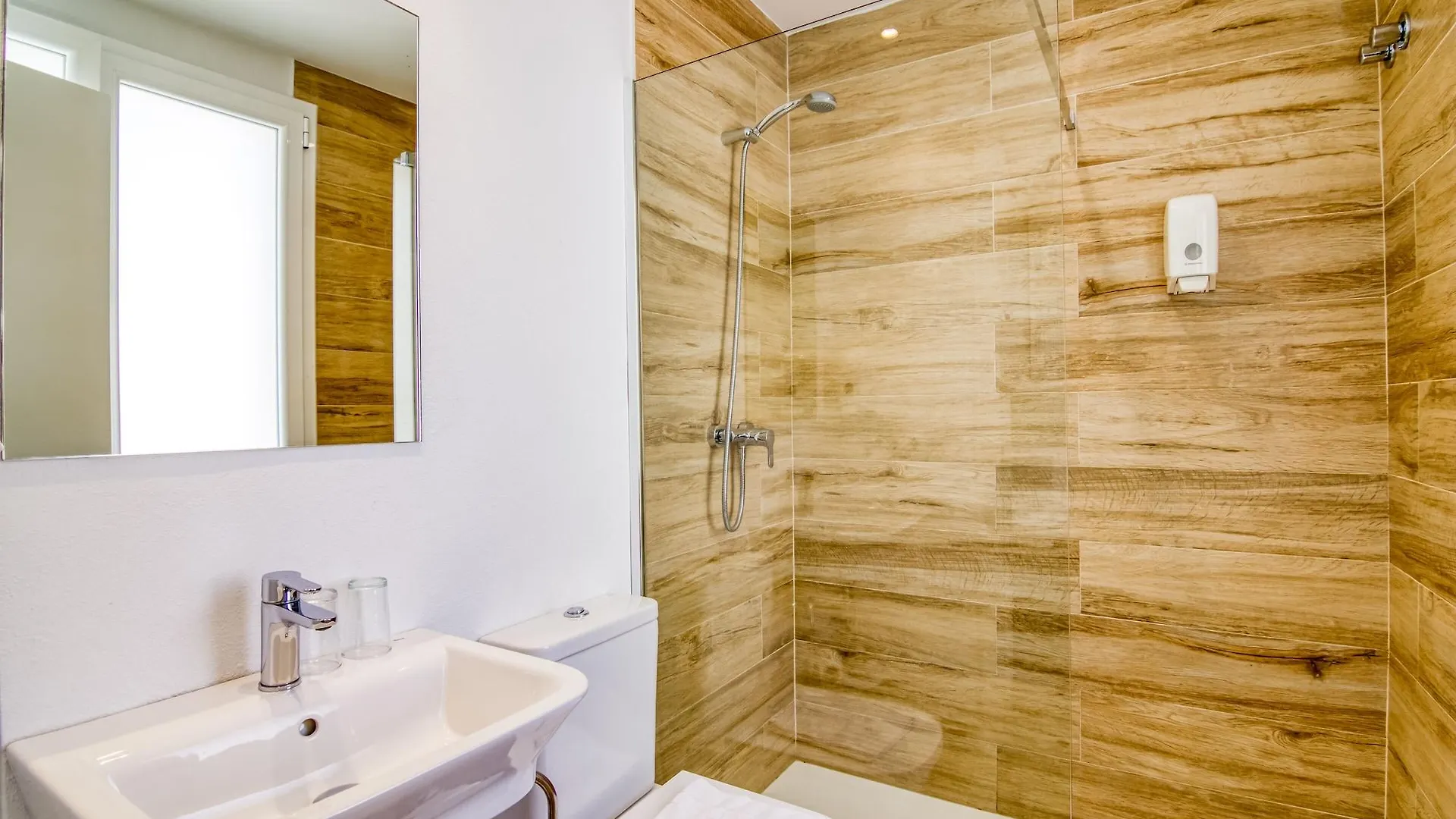 Hostal La Isla Maó