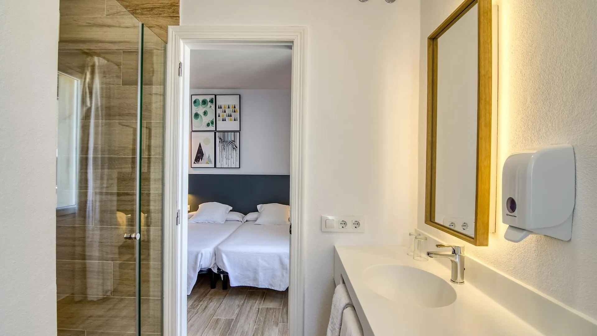 Hostal La Isla Maó  Maó (Mahón)