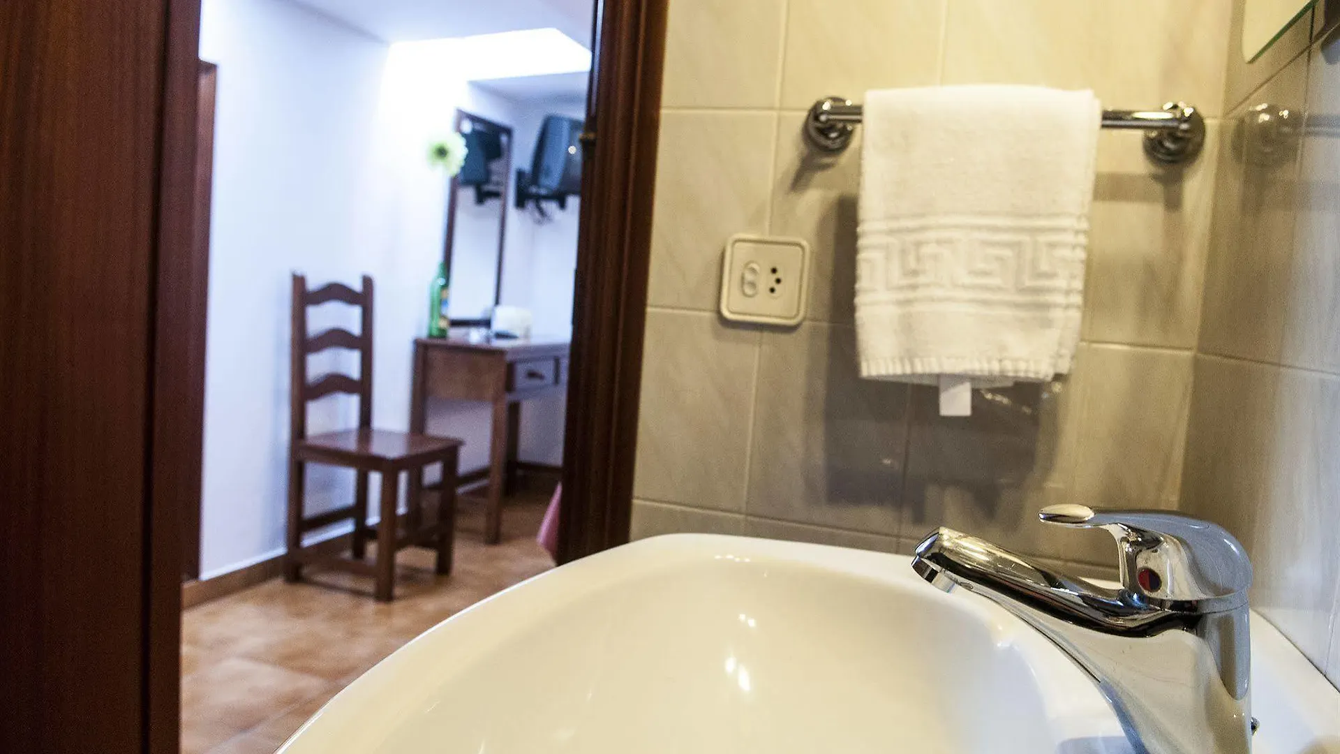 Hostal La Isla Maó  España