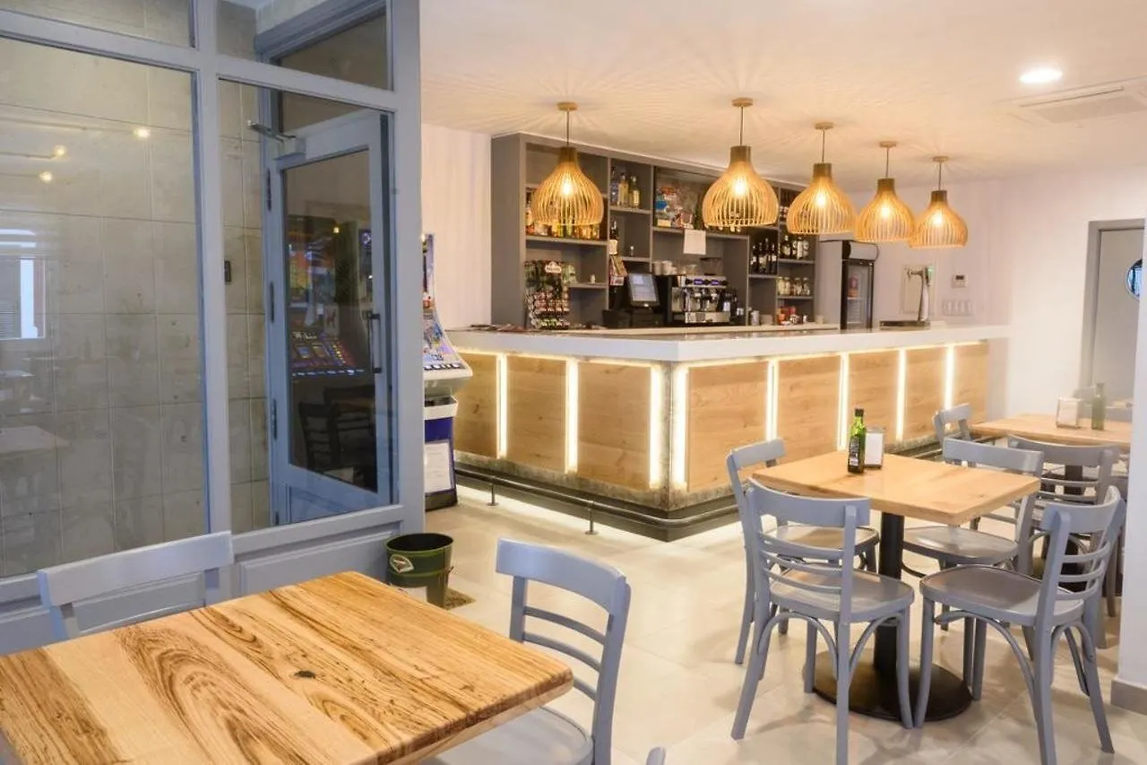 Hostal La Isla Maó  Pensión Maó (Mahón)