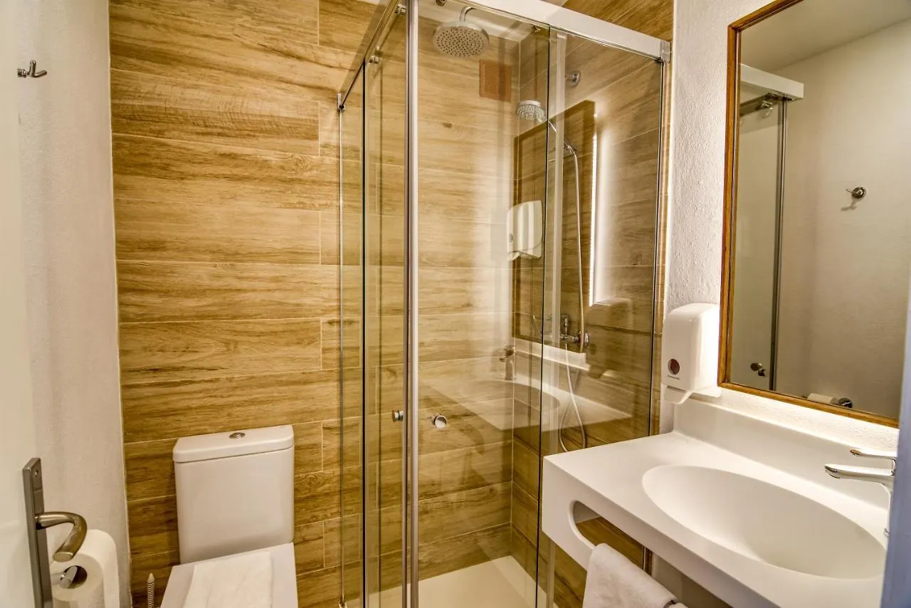 Hostal La Isla Maó  0*, Maó (Mahón)